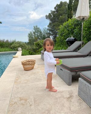 Maxime Langlais Instagram - ✨CONCOURS POUR UN WEEK-END 
AU CHÂTEAU LES CARRASSES ✨ 

Félicitations @helou_perso 💛