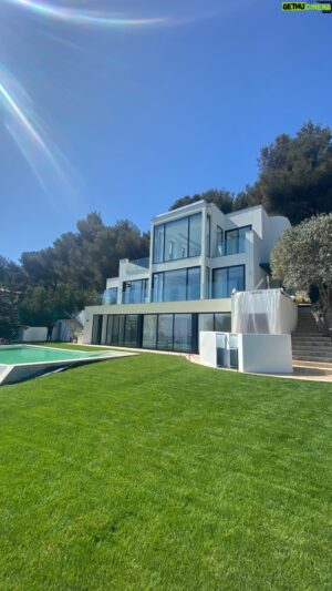 Maxime Merkouchenko Instagram - Roquebrune Cap Martin - Le Hameau 450m2
🎬 @hrowboy