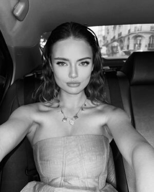 Maxime Teissier Instagram - Yo @dawei_studio 🔥from Paris Fashion Week

@peterwhite_ 📹 @gettyimages 
@nesshairstylee_ @lilia.glow

#pfw #pfwparis #dawei