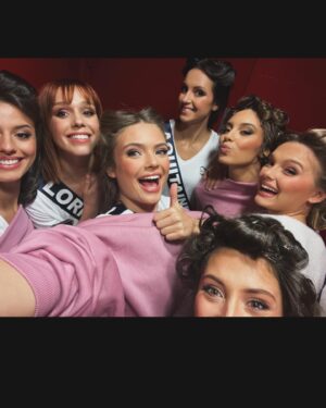 Maxime Teissier Instagram - Clap de fin sur l’aventure 🥺 des copines, de l’amour et du fun ✨je vous aime 

A très vites les girlz vous me manquez déjà 🔥😘

Grosse pensée à mon binôme @lunalacharmeoff on a les pires photos ensemble mais je t’aime 
#missfrance #missfrance2024 #misslanguedoc