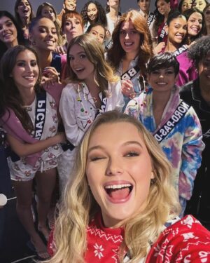 Maxime Teissier Instagram - Clap de fin sur l’aventure 🥺 des copines, de l’amour et du fun ✨je vous aime 

A très vites les girlz vous me manquez déjà 🔥😘

Grosse pensée à mon binôme @lunalacharmeoff on a les pires photos ensemble mais je t’aime 
#missfrance #missfrance2024 #misslanguedoc