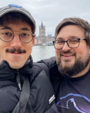 Maximilian Knabe Instagram - 1 Woche Köln:

Eisfest von Pietsmiet gewonnen
Reunion nach 9 Jahren mit @tinnendo 
@knabe_malz released
Papaplatte 2 erschaffen
@gamescomlan durchgeballert
Mit @alishalehmann7 zu Fortnite verabredet