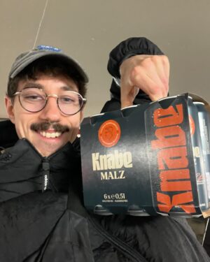 Maximilian Knabe Instagram - 1 Woche Köln:

Eisfest von Pietsmiet gewonnen
Reunion nach 9 Jahren mit @tinnendo 
@knabe_malz released
Papaplatte 2 erschaffen
@gamescomlan durchgeballert
Mit @alishalehmann7 zu Fortnite verabredet