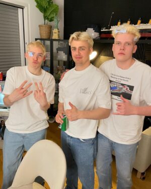 Maximilian Knabe Instagram - 1 Woche Köln:

Eisfest von Pietsmiet gewonnen
Reunion nach 9 Jahren mit @tinnendo 
@knabe_malz released
Papaplatte 2 erschaffen
@gamescomlan durchgeballert
Mit @alishalehmann7 zu Fortnite verabredet