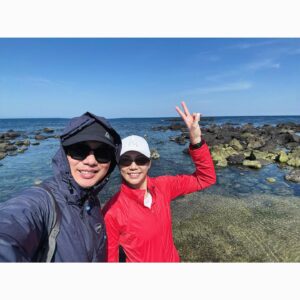 May Phua Instagram - Udo Island, An island off jeju island. Udo means cow in korean, supposedly the island looks like a lying cow, known for its scenic beaches, sheer rocky cliffs, and sea caves.

Biking, electric cars are popular transportation choices getting around the island for many however there’s always the choice of ferrying your rental car to the island if you’re with elderly or young kids. Boasting white sand beaches, an emerald sea and a magnificent black sand beach are their famous Seafood ramen, peanut and peanut desserts.

Couldn’t have chosen a better way to experience another’s country culture and island exploration with the teenagers.

#family #familyfriends #udoisland