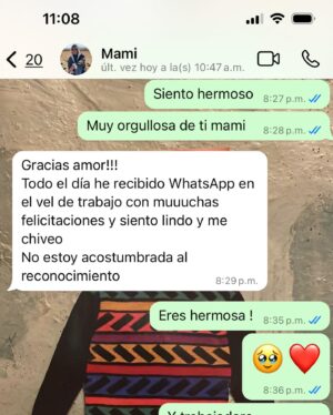 Mayra Hermosillo Instagram - Myra Alicia, mi mamá. 
Sigo sintiendo que ser mamá es una decisión muy valiente. A tus 21 ya me estabas arrullando y desde entonces eres la única persona que me ha acompañado todos los años de mi vida. 
Admiro que después de tanto tiempo que me dedicaste, ahora puedas dártelo a ti, que salgas y te diviertas, viajes, te desveles, te reencuentres con las amistades, contigo (el pasado y el presente de ti). Me gusta verte vivir, ser Myra a sus y pico de años :) 
Te amo no por ser diez de mayo, te amo porque me enseñaste a crecer y volar por mi misma con lo que eso implicara entre nosotras. Ahora somos dos mujeres adultas encontrándonos en el camino 🫀🫀