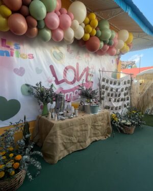 Mayra Méndez Instagram - Memories post ✨

Día de la madre en el colegio de mi pequeñito y nos acompaño la muñequita de porcelana 🤍

Fue espectacular. Nos consintieron e hicieron que nuestros niños celebraran a la grande este día con sus mamis. Gracias, gracias ⭐️