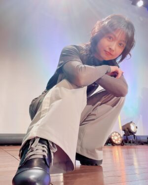 Mayu Yoshioka Instagram - #ことパン イベントありがとうございました🥞✨

5年近くやっても、まだやりたいこと出てくる無限言霊。

まだまだやっていけますように。

二部の方は、メイクさんにお願いして、アンニュイに。
ちょっと冒険のパープル系アイシャドウにピンクも加えたらしい。
白ラインを添えてもらいました。カッケェ👍

今日の相方も可愛く美しかったです。知ってた。
阿吽の呼吸ですな。