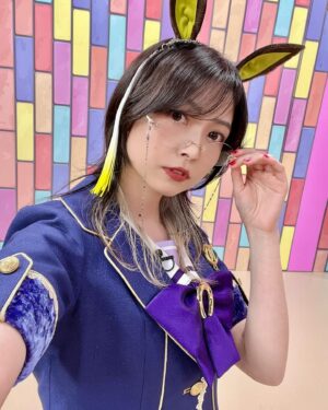 Mayu Yoshioka Instagram - #ぱかライブTV 初出走でした🐎

番組内で発表となりました、
ドリームジャーニー役吉岡茉祐です。

役名シークレットでの登場。
前例がない発表に、数日間ドキドキ、ワナワナ、バクバクでした…！
やっと肩の荷が下りた気がします。
ご飯が美味しい…笑

『ドリームジャーニー』との出会いはオーディションでした。
初めて資料でいただき、お馬さんを検索して、サジェスト欄とキャラビジュアルに一目惚れし、歴史を漁る日々。
有馬記念をみに行ったりもしました。
合格のお話をもらった時は本当に嬉しかったです。
こんなに面白いキャラクター、なかなか演じられないと思うので、大切に、挑戦もしながら、共に歩んでいけたらと思っています。
トレーナーの皆さんに愛してもらえますように。

そして、最速実装らしいです。
明日には出ます。
びっくり。
置いていかれないように、私も勉強します…！

ドリームジャーニーについてのお話は、もっとできるので、まじでどこかで語らせてほしい。まじで。(ただのオタク)

夢への旅路、その旅の果てを、見に行きたいと思います！
どうぞ、よろしくお願いします！！！！！

#ウマ娘 #ドリームジャーニー