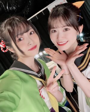 Mayu Yoshioka Instagram - 温ゲキむすめMEMORY ありがとうございました♨️

最高に熱くて盛り上がった1日でした！
コラボライブ、温泉むすめとして参加できて本当に嬉しかったです！！

チーム温泉むすめ。
飯坂ぶりのあまねすとの歌、安心感あってすごく楽しかったし、ソロ曲コーレス楽しすぎだし、みはるんの歌沁みるし、可愛いし、春野先生…いつから先生って呼んでたっけ…楽しい人すぎたし、一日でみんなと一気に仲良くなれたのもあって、最高のチームだなって思ってました👍

オンゲキの皆さんともお話できて。
楽屋からずっと楽しかったです。
コラボのタオル曲が、ずっと頭から離れません。
朝起きて、仕事前ずっと鼻歌してた。笑

良い曲いっぱい！
ゲームセンター行ったらオンゲキ探すな、きっと。

実は真尋ちゃん関東でのライブ初なので、ドキドキしてました。
しかも歌ったことない曲たくさんチャレンジさせてもらえて。
約5年ぶりのコラボライブ、また見たいってみんなに思ってもらえてたら良いな〜！
温むす知らなかった人にも少しでも温泉地行ってみようかなって思ってもらえてたら幸せです☺️

そして、飯坂温泉でのイベントも発表されました。
今年10月！
だいぶ先だな…！！と思った皆さん。
あっという間ですよ？笑
これで今年10月までは生きていけるね👍
よろしくお願いします！

#温泉むすめ #オンゲキ
#温ゲキむすめ 
#飯坂温泉 
#飯坂真尋