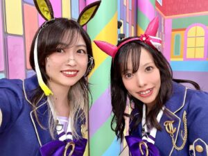 Mayu Yoshioka Instagram - #ぱかライブTV 共演者の皆様と🫶

初めてばかりで緊張してたんですが、皆さんにたくさん支えていただき、乗り越えることができました…！
(みんな本当に可愛い面白いすごい天才)

エースのパペットとも撮ることができました。
ほんっっっとにかわいい。最高でした✨

#ウマ娘