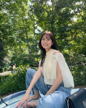 Mayuna Saburi Instagram - 外が気持ち良い🍃☀️✨

#ootd #outfitoftheday 
#さぶりんこーで