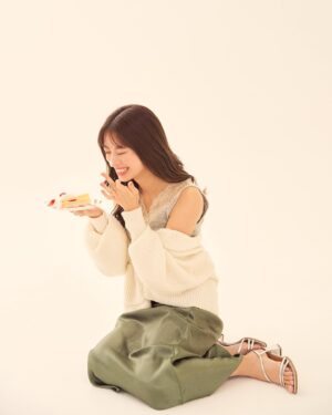 Mayuna Saburi Instagram - 🍰🤭💕