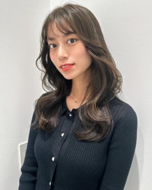 Mayuna Saburi Instagram - Newカラー💇‍♀️✨
最後に可愛く巻いてもらいました🥰

@kanako__abe 
ありがとうございます♡

#オリーブベージュ
#ヘアメンテナンス