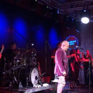 Mazhar Alanson Instagram - guzel konserdi sahneye ciktigimdaki alkis nefsimi oksadi