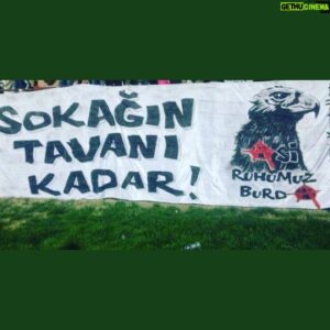 Mazlum Çimen Instagram - Şarkımdan keyf aldım.. güzel yapmışlar 😊