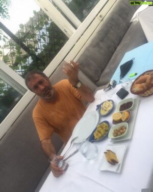 Mazlum Çimen Instagram - Kendi kendime.. zengin bayram 😂