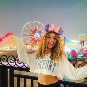 McKenna Roberts Instagram - The Magic Is Back 💫 
#happiestplaceonearth
