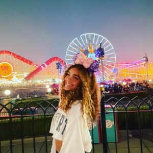 McKenna Roberts Instagram - The Magic Is Back 💫 
#happiestplaceonearth