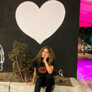 McKenna Roberts Instagram - Sending love from #cali 💗