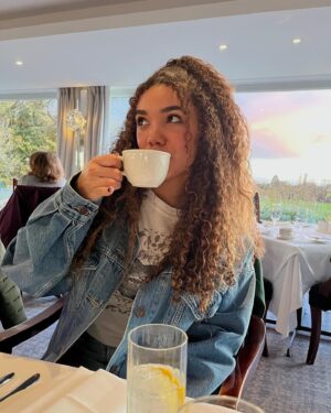 McKenna Roberts Instagram - pinkies up ☕️