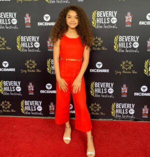McKenna Roberts Instagram - Girls night! Three actresses one girl❤️Opening night for @theothershort @thebhfilmfest
I really wanted to say one of the things that I love most about going to these festivals is, you get to see alot of amazing work and meet so many talented people who are extremely passionate about working their craft 🎬 what an incredible experience.  mua:@reneeloizmakeup jumpsuit: @zara shoes: @aldo_shoes