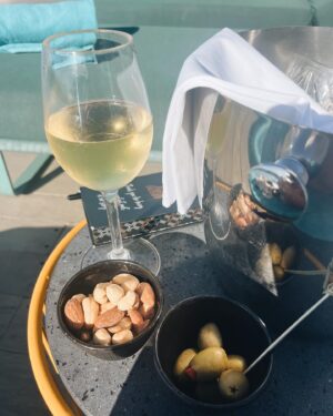 Meagan Holder Instagram - Athens, Greece. Beautiful sunsets, delicious olives 🫒