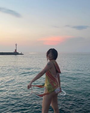 Meaningful Stone Instagram - 짱 재밌었던 2023 안녕, 태어나서 처음 해보는게 많았던 해. 2024에도 잘 부탁해🪨