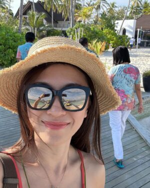 Mecco Chang Instagram - 2022解封後的第一個地點，馬爾地夫群島，要過去我的飯店有兩個交通，一個是水上飛機再來搭遊艇。
充電去囉！

The first traveling destination since the borders got opened is The Maldives. Here is like a heaven where I can take good rests, get great nice water activities and enjoy my ME time. The two ways for me to go to the hotel are the seaplane and then yacht. ❤️

#又回到地球村
#透氣之旅 
#創業家
#演員
#主持
#maldives
#thejorneyofbreath
#byebyecovid
#holidays