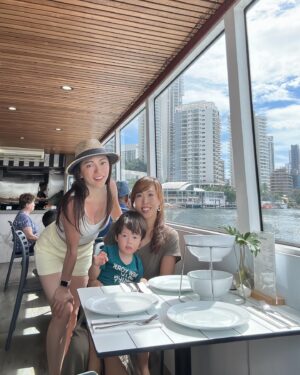 Mecco Chang Instagram - Back to Surfers Paradise after 21 years. Crazily missed the sun, the beaches and variety of cuisines. I love Australia AS ALWAYS. ❤️ 21年後回到黃金海岸，最愛我的艷陽，海灘，各式異國料理。好愛澳洲哇🦘

The sunshine really helped burning the energy! Oh yes! 

Heard from many locals that the price index has been increased since last year. I found that definitely. The price is similar to the restaurants in Taipei. The fewer people, the better the qualify of life we can sustain. 
很多人說物價變高，但是吃一頓餐廳跟在台北吃差不多呢🫢
最大發現，人變少了，這樣也很好變得很安靜。🫶🏼