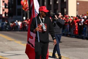 Mecole Hardman Jr. Instagram - Making boss moves on and off the field 🏆 #BeYourOwnBoss

 @boss