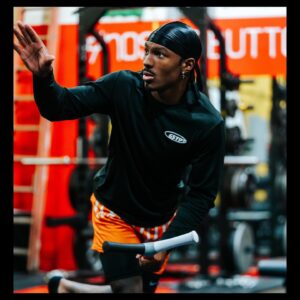 Mecole Hardman Jr. Instagram - “There’s no light at the end of the tunnel and if you look up and you see a light it’s a train and it’s about to hit your ass” #Focused