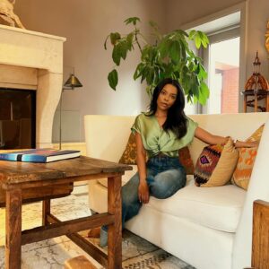 Mecole' Hayes Instagram - Home away from home! 🤎 I had a fabulous weekend staycation at @theivyhotel in Baltimore!

This intimate & private hotel is an absolute gem! I was completely blown away by the charm and luxury of this 19th century property, conveniently tucked away in Baltimore’s Mount Vernon Neighborhood! 

The service is hands-down some of the BEST that Ive experienced in a long time! From the self-service bar 🥂 to the complimentary valet service, I can’t wait to come back and experience this luxury over and over again!

#TheIvyHotel #SpaAtTheIvy #Baltimore