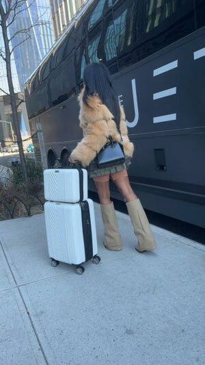 Mecole' Hayes Instagram - Traveling in style to #NYFW thanks to @thejet.coach! Who knew a motor coach could serve luxury? 

The upscale amenities & world-class service are UNMATCHED!

• In-seat service for all of your travel needs 
• Complimentary Drinks   Snacks 
• Complimentary WiFi / Charging Outlets 
• Spacious and clean bathrooms 
• Plenty of leg space 
• A Bump-free ride with reclining seats &
• Service dog friendly 

Thank you @thejet.coach for providing an intimate and upscale traveling experience from DC to NYC! I’ll never travel to The Big Apple any other way! I’m now & forever a The Jet girly!

#thejetcoach #nyctravel #dctravel