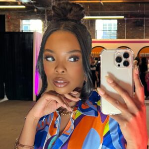 Mecole' Hayes Instagram - Had an amazing time hanging out with @sallybeauty for @theblackhairexperience 🩵 I love seeing women embracing and celebrating the beauty of black hair in all its forms! 🧡🤍🩷 

#blackhaircare #sallybeauty #inclusivebeauty