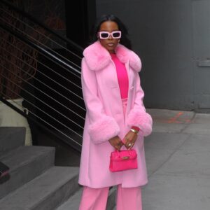 Mecole' Hayes Instagram - Having a pink moment for day 3 of NYFW 🎀

#NYFW #nyc #fashionweek #newyorkfashionweek #sohonyc