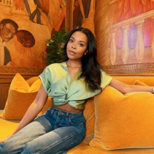 Mecole' Hayes Instagram - Home away from home! 🤎 I had a fabulous weekend staycation at @theivyhotel in Baltimore!

This intimate & private hotel is an absolute gem! I was completely blown away by the charm and luxury of this 19th century property, conveniently tucked away in Baltimore’s Mount Vernon Neighborhood! 

The service is hands-down some of the BEST that Ive experienced in a long time! From the self-service bar 🥂 to the complimentary valet service, I can’t wait to come back and experience this luxury over and over again!

#TheIvyHotel #SpaAtTheIvy #Baltimore