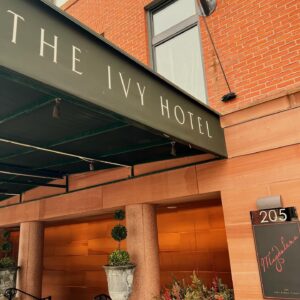 Mecole' Hayes Instagram - Home away from home! 🤎 I had a fabulous weekend staycation at @theivyhotel in Baltimore!

This intimate & private hotel is an absolute gem! I was completely blown away by the charm and luxury of this 19th century property, conveniently tucked away in Baltimore’s Mount Vernon Neighborhood! 

The service is hands-down some of the BEST that Ive experienced in a long time! From the self-service bar 🥂 to the complimentary valet service, I can’t wait to come back and experience this luxury over and over again!

#TheIvyHotel #SpaAtTheIvy #Baltimore