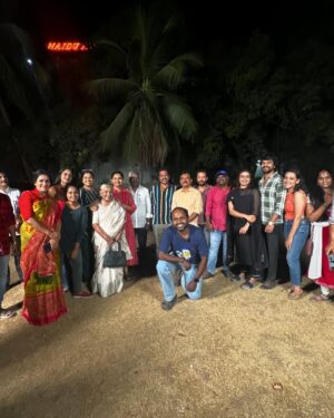 Meera Krishna, Meera Siva Instagram - Tamizhum Saraswathyum will be always listed as one of my fav serials. Everyone became family .. can’t accept the fact tat from tomorrow onwards I can’t get ready as Kothai and stand in front of the camera.. 
will miss Director Kumaran sir’s captaincy , Will miss this whole team☹️ Thank you so much @anandavikatan @vijaytelevision for this opportunity 
Thank you so much for all the support and love u guys gave us throughout the serial 🤗❤️Love you all 🥰