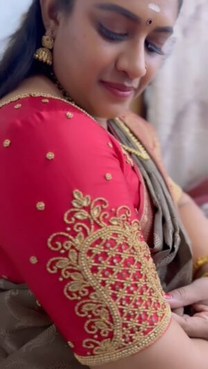 Meera Krishna, Meera Siva Instagram - Beautiful aari work by @ml_creations_and_creativity 
It’s very neat and beautiful and very affordable price ❤️
Thank you 

#insta #insta#instadaily #instalike #instagram #instaupload #instareels #reels #instafashion #instareelsindia❤️