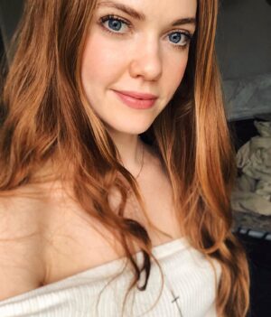Megan West Instagram - Hello from the inside.... of my apartment. 🏠