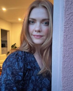 Megan West Instagram - Pink Houses and Bathroom Dance Breaks
Dancing through life.

Thank you @mikahairstylist for the fresh 💇‍♀️