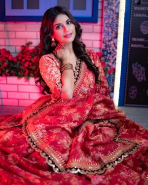 Megha Chakraborty Instagram - #happyme❤️ 

Shot and Edited by: @ashmaneditors 
Styling: @yourstylistforever 
Outfit: @ethnicplus.in 
MAU: @makeoversbyneeta 
Hair: @vandna_7_86 

#meghachakraborty #ethnicwear #ook #style #pic #picofday #frame #red #photoshoot