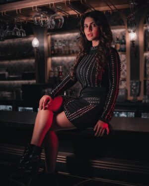 Megha Chakraborty Instagram - Leave a little sparkle wherever you go 😉

📷: @ashmaneditors 
Styling : @yourstylistforever 
👗: @style_deintrepide 
Hair : @vandna_7_86

#meghachakraborty #sassy #swag #attitude #black