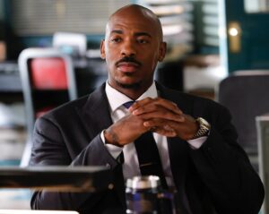 Mehcad Brooks Instagram - Tune in tonight for our unforgettable @nbclawandorder at 8/7c on @NBC 

@wolfentertainment knows how to create a cliffhanger. That’s all I’m going to say. 🤐 

After you watch lemme know what you think in the comments below or the next post. Thanks dear ones. Can’t wait to do this again next season. 

#lawandorder #mehcadbrooks #nbc #seasonfinale #justakidfromaustin