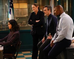 Mehcad Brooks Instagram - Tune in tonight for our unforgettable @nbclawandorder at 8/7c on @NBC 

@wolfentertainment knows how to create a cliffhanger. That’s all I’m going to say. 🤐 

After you watch lemme know what you think in the comments below or the next post. Thanks dear ones. Can’t wait to do this again next season. 

#lawandorder #mehcadbrooks #nbc #seasonfinale #justakidfromaustin