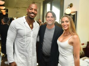 Mehcad Brooks Instagram - Congratulations to my brother #RichardLinklater it’s not everyday you have the #1 movie on @Netflix for a month. 

It’s actually 30 days if you do the math. 🧮 

If you haven’t seen #Hitman you’re missing out. It’s a fun ride. Rick at his best!

#hitmanmovie #mehcadbrooks #indiefilm