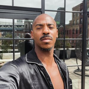 Mehcad Brooks Instagram - Got home at 6:20am from an all night shoot. 

Woke up at 11:30am. 

Heading to recording studio now. Wishing y’all a creative, fulfilling and positive weekend. 

Someone said this is a Scorpio ♏️ smile. 🤣 

#justakidfromaustin #mehcadbrooks