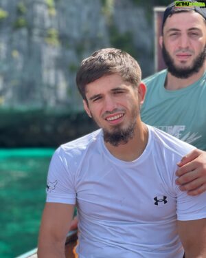 Mehdi Baydulaev Instagram - Лучшая часть нашей жизни состоит из Друзей🤝