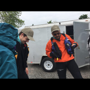 Mehdi Bousaidan Instagram - Merci @francisbouillonofficiel et Fred Fournier pour le beau trip. 
Et fuck you @julienlacroi pour avoir fait semblant de pagayer pendant 2h.

Crédits photo : @annie_beauchemin